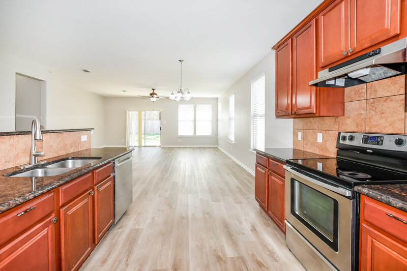 2,625/Mo, 1809 Sheffield Pl Fort Worth, TX 76112 Kitchen View 2