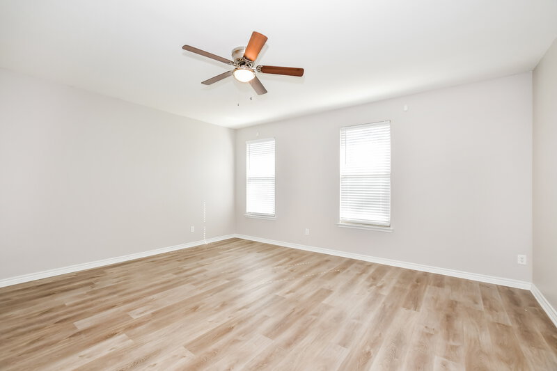 2,625/Mo, 1809 Sheffield Pl Fort Worth, TX 76112 Main Bathroom View