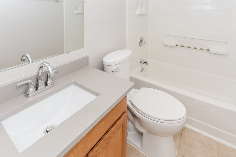 2,155/Mo, 312 Meadow St Saginaw, TX 76179 Bathroom View