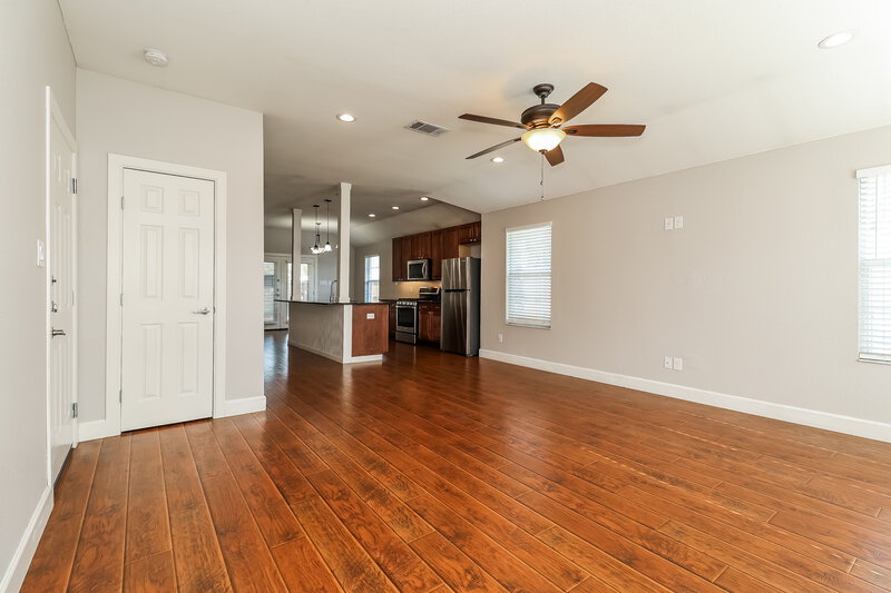 2,415/Mo, 802 Pangburn St Grand Prairie, TX 75051 Living Room View 2