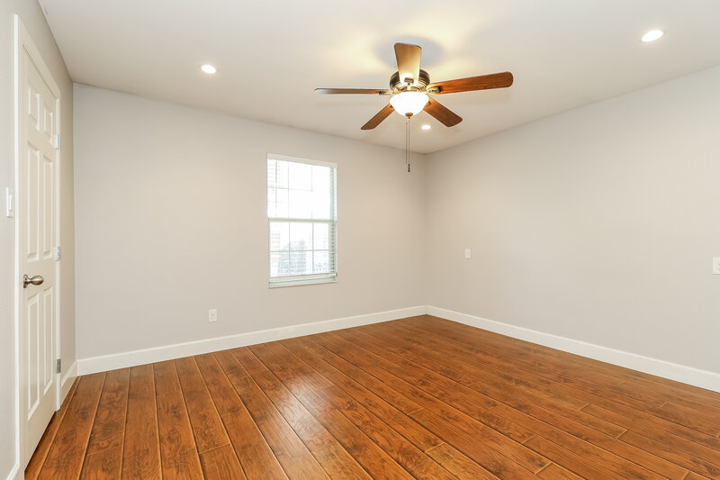 2,415/Mo, 802 Pangburn St Grand Prairie, TX 75051 Main Bedroom View