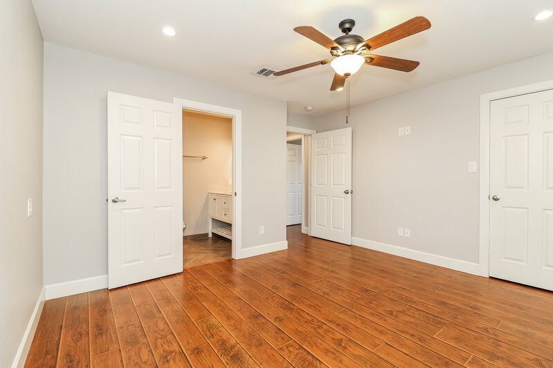 2,415/Mo, 802 Pangburn St Grand Prairie, TX 75051 Main Bedroom View 2