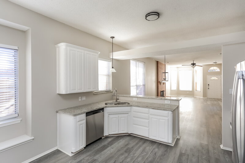 2,295/Mo, 9057 Tyne Trl Fort Worth, TX 76118 Kitchen View