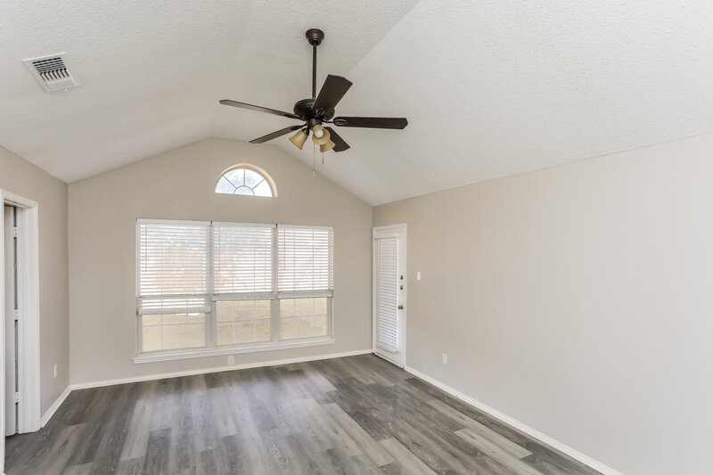 2,295/Mo, 9057 Tyne Trl Fort Worth, TX 76118 Main Bedroom View