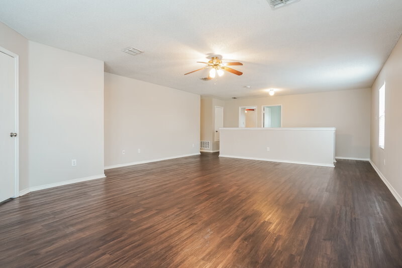 2,260/Mo, 8712 Cove Meadow Ln Fort Worth, TX 76123 Loft View