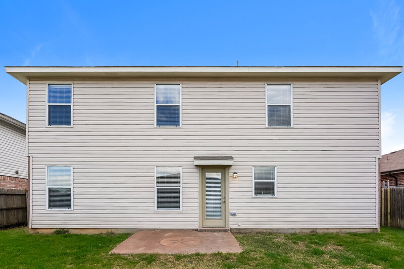 2,260/Mo, 8712 Cove Meadow Ln Fort Worth, TX 76123 Rear View