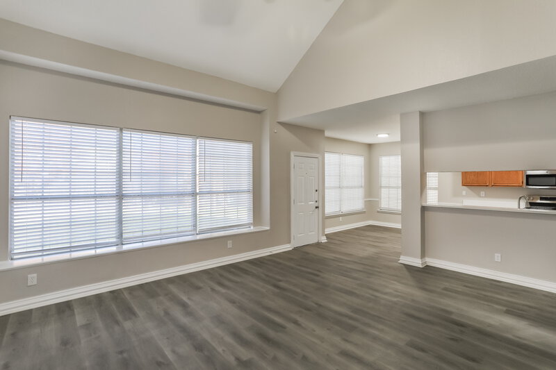 2,370/Mo, 4737 Waterway Dr N Fort Worth, TX 76137 Living Room View 3