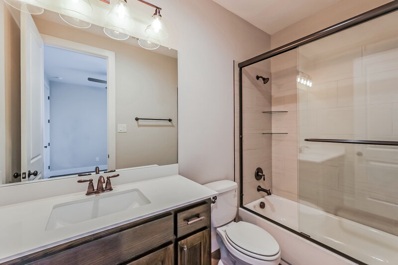 2,180/Mo, 8539 Mulligan Pass Fort Worth, TX 76179 Main Bathroom View