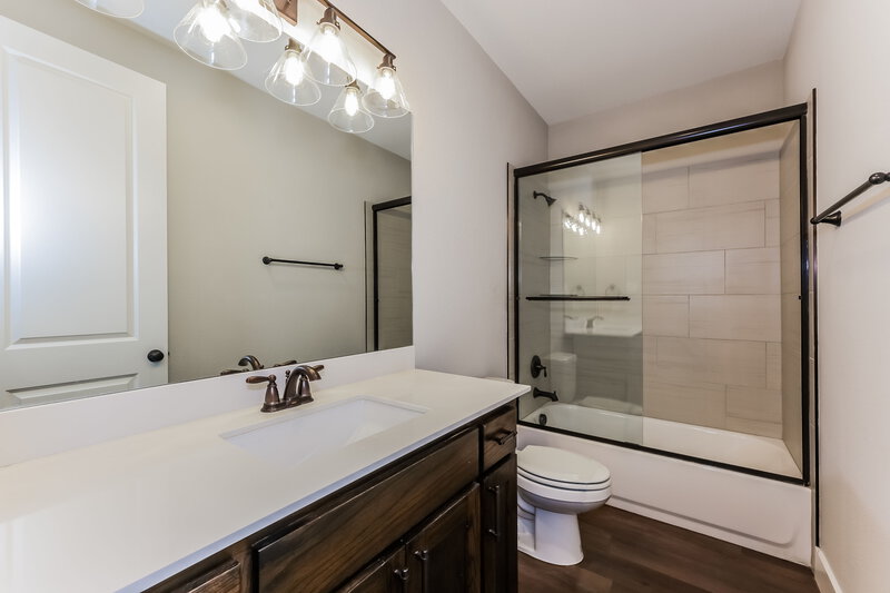 2,180/Mo, 8539 Mulligan Pass Fort Worth, TX 76179 Bathroom View