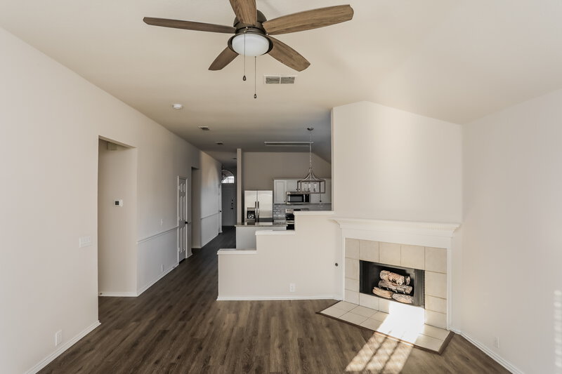 2,470/Mo, 7862 Park Downs Dr Fort Worth, TX 76137 Living Room View