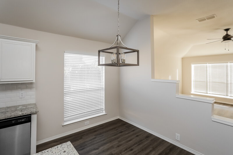 2,470/Mo, 7862 Park Downs Dr Fort Worth, TX 76137 Breakfast Area View