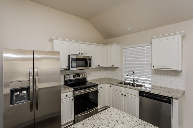 2,470/Mo, 7862 Park Downs Dr Fort Worth, TX 76137 Kitchen View