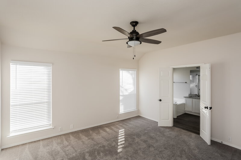 2,470/Mo, 7862 Park Downs Dr Fort Worth, TX 76137 Main Bedroom View 2
