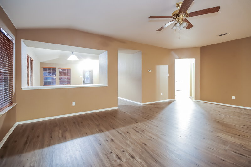 2,000/Mo, 2412 Castle Pines Dr Burleson, TX 76028 Dining Room View