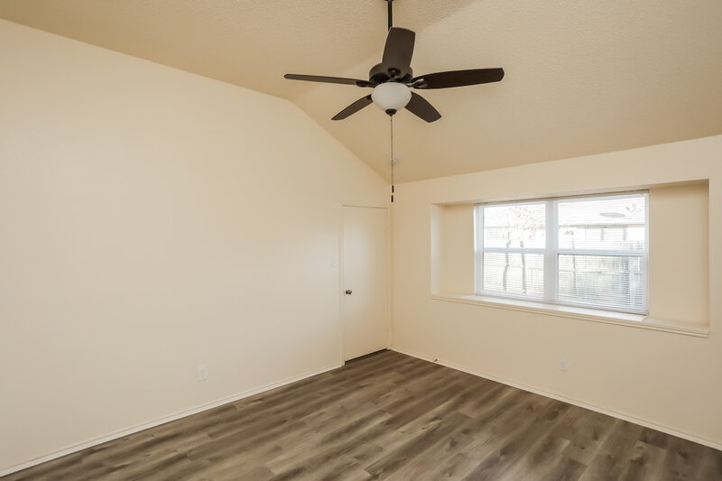 2,255/Mo, 916 Richards Dr Cedar Hill, TX 75104 Main Bedroom View 2