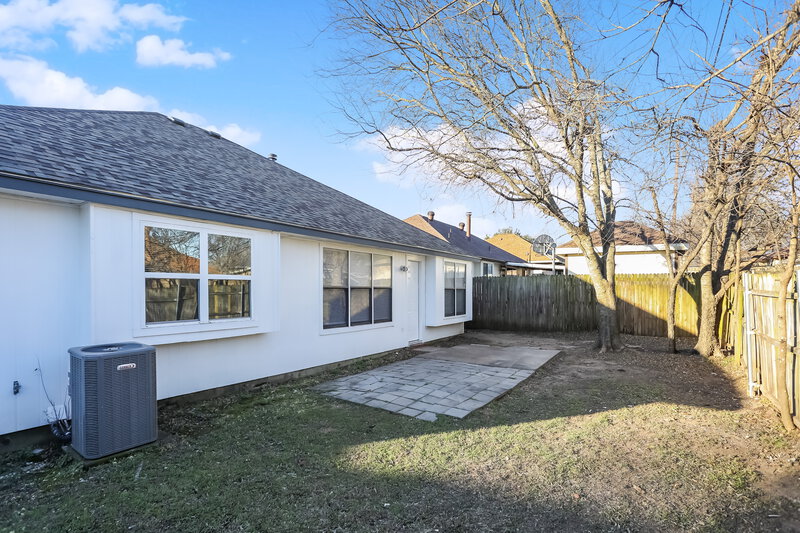 2,255/Mo, 916 Richards Dr Cedar Hill, TX 75104 Rear View
