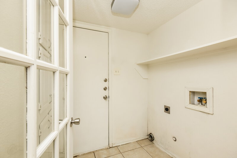 2,140/Mo, 6804 Brookdale Dr Watauga, TX 76148 Walk In Closet View