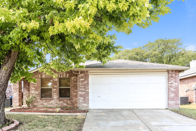 1,885/Mo, 5213 Bedfordshire Dr Fort Worth, TX 76135 External View