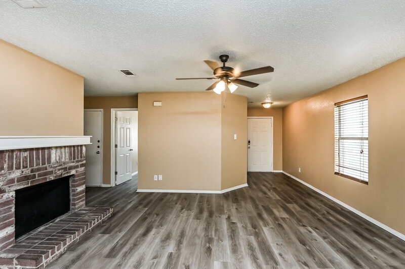 1,845/Mo, 5213 Bedfordshire Dr Fort Worth, TX 76135 Living Room View