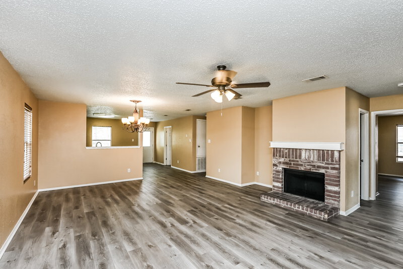 1,845/Mo, 5213 Bedfordshire Dr Fort Worth, TX 76135 Living Room View 2