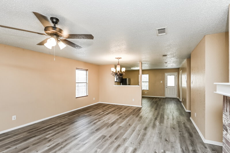 1,845/Mo, 5213 Bedfordshire Dr Fort Worth, TX 76135 Living Room View 3