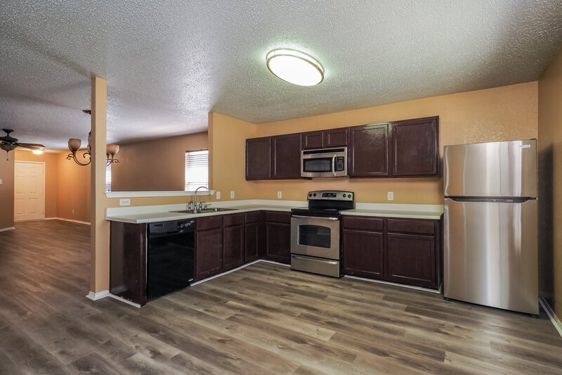 1,885/Mo, 5213 Bedfordshire Dr Fort Worth, TX 76135 Kitchen View 2