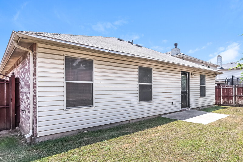 1,845/Mo, 5213 Bedfordshire Dr Fort Worth, TX 76135 Rear View