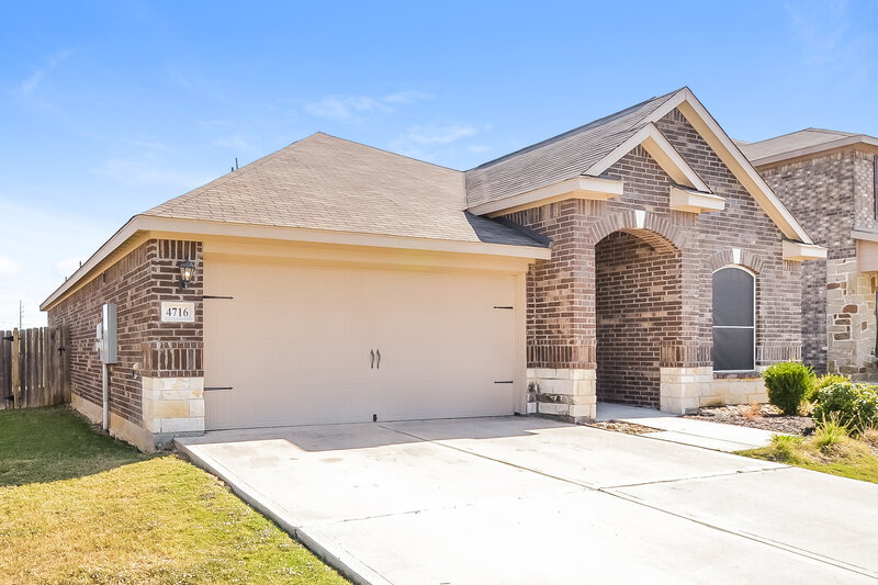 1,975/Mo, 4716 Merchant Trl Denton, TX 76207 Front View