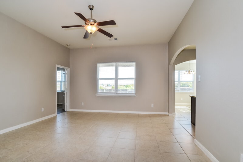 1,975/Mo, 4716 Merchant Trl Denton, TX 76207 Living Room View