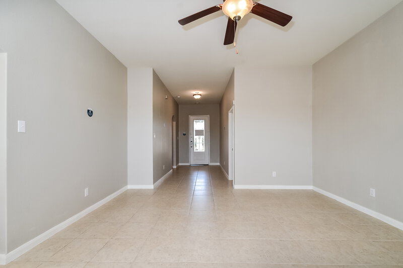 1,975/Mo, 4716 Merchant Trl Denton, TX 76207 Living Room View 2