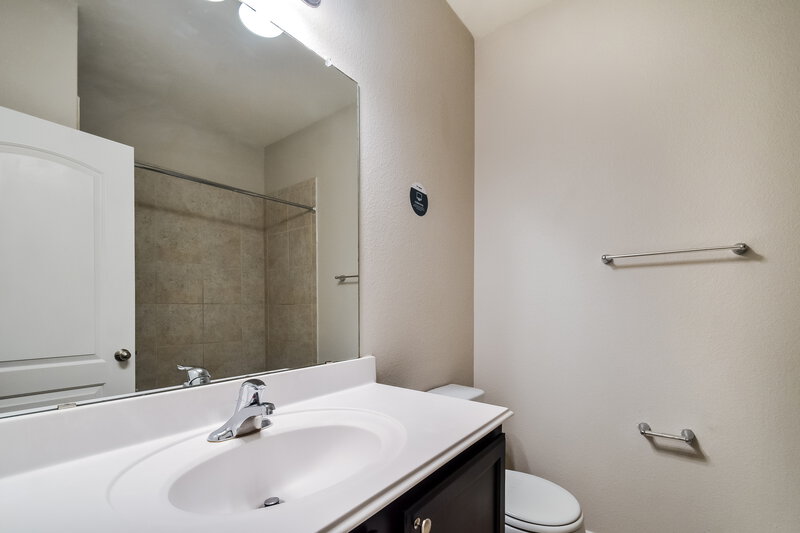 1,975/Mo, 4716 Merchant Trl Denton, TX 76207 Bathroom View