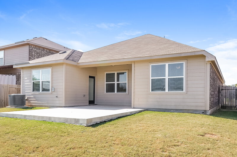 1,975/Mo, 4716 Merchant Trl Denton, TX 76207 Rear View