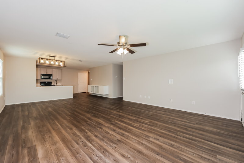 2,260/Mo, 1124 Skyline Dr Hutchins, TX 75141 Living Room View