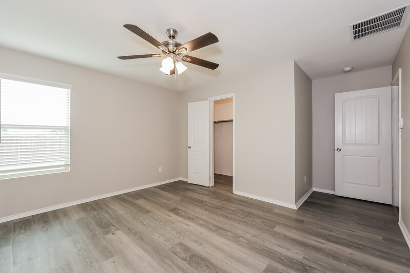 2,260/Mo, 1124 Skyline Dr Hutchins, TX 75141 Main Bedroom View