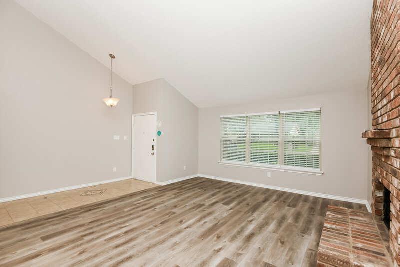 2,410/Mo, 2119 Belmont Park Dr Arlington, TX 76017 Living Room View