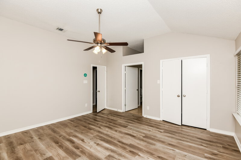 2,410/Mo, 2119 Belmont Park Dr Arlington, TX 76017 Main Bedroom View 2
