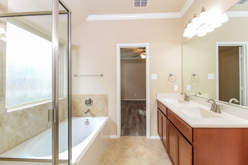 2,025/Mo, 517 Wounded Knee Dr Cross Roads, TX 76227 Main Bathroom View