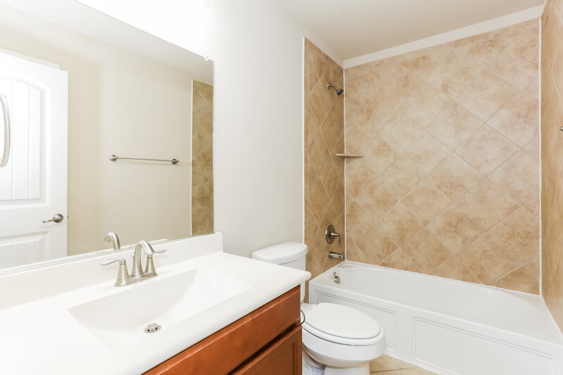 1,965/Mo, 517 Wounded Knee Dr Aubrey, TX 76227 Bathroom View