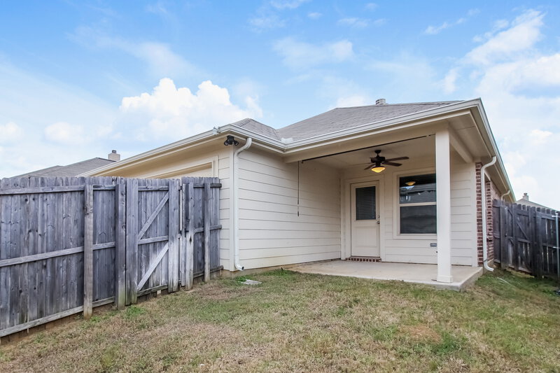 2,025/Mo, 517 Wounded Knee Dr Cross Roads, TX 76227 Rear View