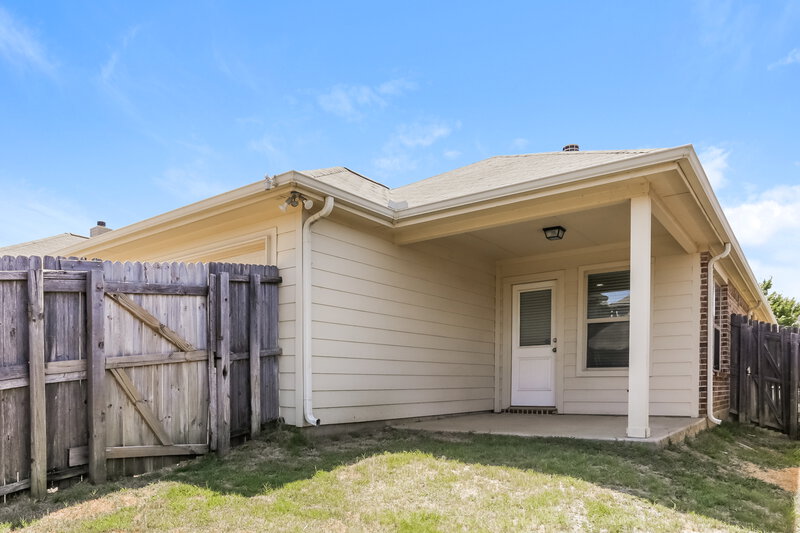 1,965/Mo, 517 Wounded Knee Dr Aubrey, TX 76227 Rear View