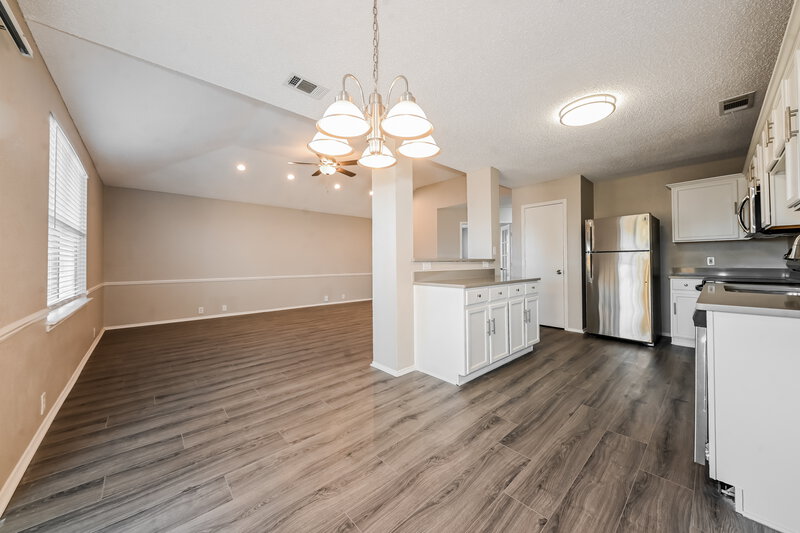 2,200/Mo, 1617 Columbia Dr Glenn Heights, TX 75154 Dining Room View