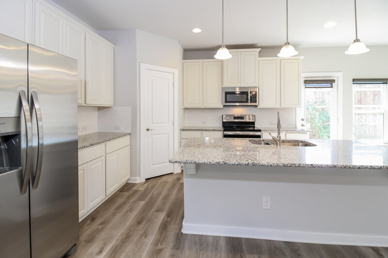 2,375/Mo, 2300 Paxton Way Denton, TX 76209 Kitchen View 3