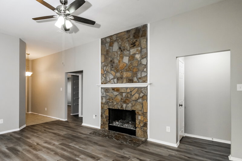 2,405/Mo, 920 Cruise St Denton, TX 76207 Living Room View