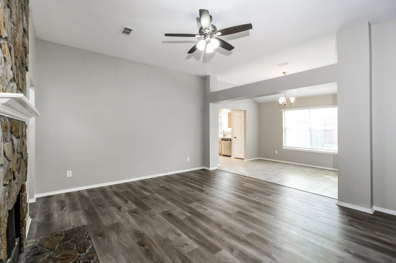 2,405/Mo, 920 Cruise St Denton, TX 76207 Living Room View 3