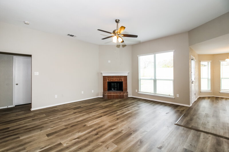 3,050/Mo, 1113 Dixon Ln Denton, TX 76207 Living Room View