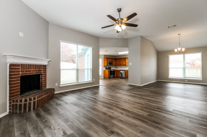 3,050/Mo, 1113 Dixon Ln Denton, TX 76207 Living Room View 2