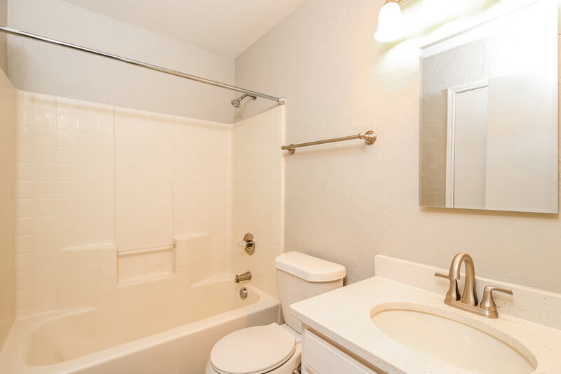 3,050/Mo, 1113 Dixon Ln Denton, TX 76207 Bathroom View
