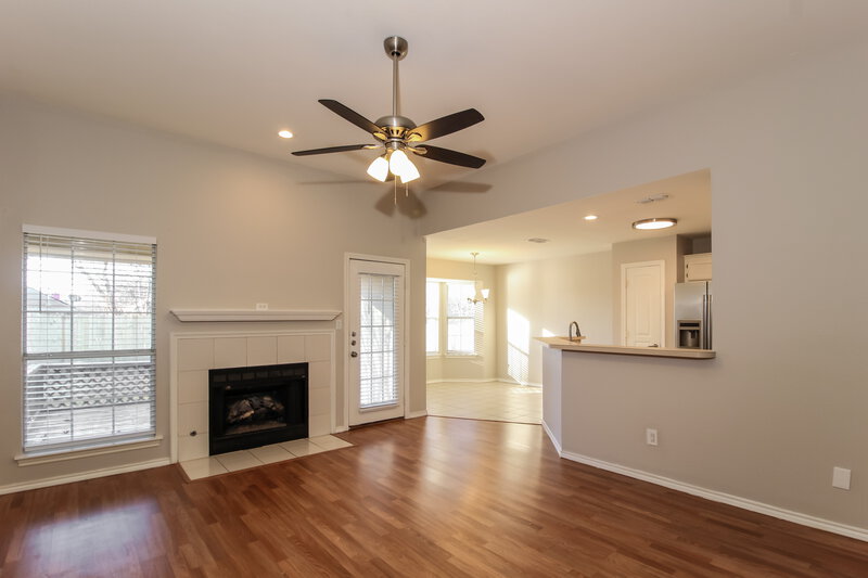 2,165/Mo, 2110 Oak Tree Dr Denton, TX 76209 Living Room View 3
