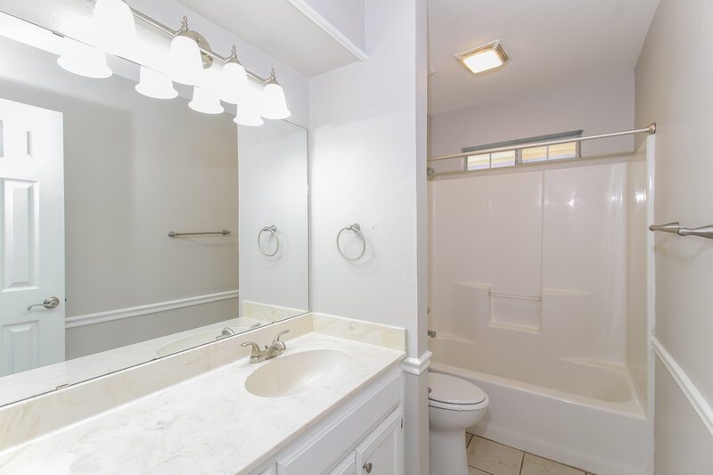 2,165/Mo, 2110 Oak Tree Dr Denton, TX 76209 Bathroom View