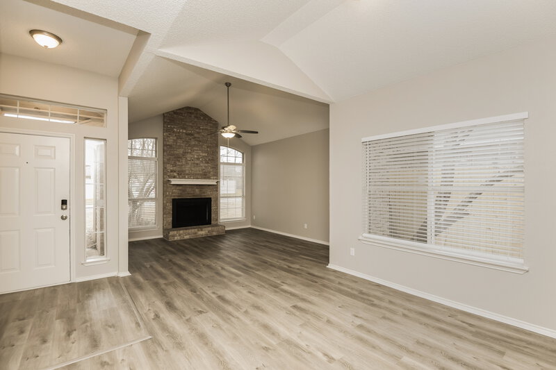 1,695/Mo, 5708 Shady Springs Trl Fort Worth, TX 76179 Dining Room View 2